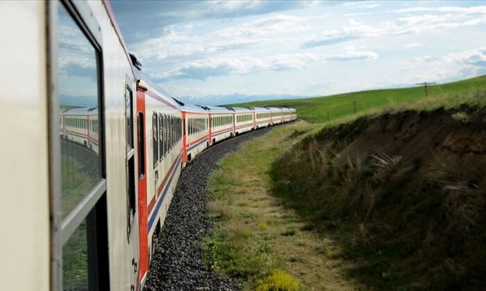 24 Kasım’da öğretmenlere tren biletleri ve kargo ücretlerinde indirim