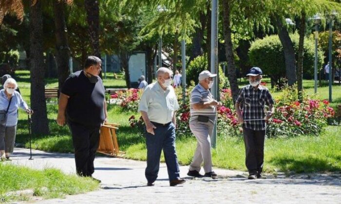 65 yaş üstü yasağı açıklayan iller hangileri?