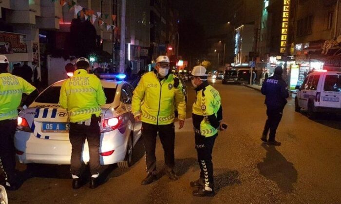 Ankara’da Covid-19 tedbirlerine uymayanlara para cezası