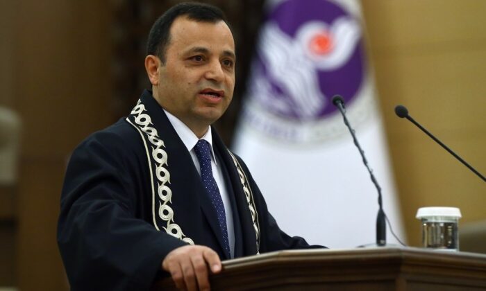 AYM Başkanı Zühtü Arslan’a corona virüs karantinası