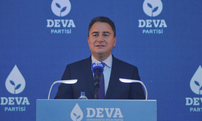 Babacan: Dış ilişkiler yukarıdan gelen talimata göre belirleniyor