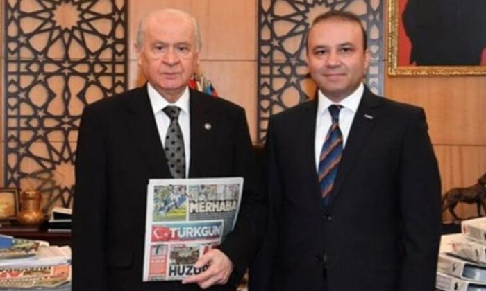 Bahçeli’nin danışmanından Bülent Arınç’a: Demirtaş’ın kitaplarının tanıtımından komisyon mu alıyorsun?