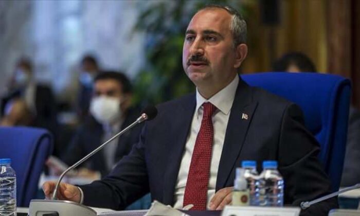 Bakan Gül’den önemli açıklamalar: Güçlü ekonominin olmazsa olmazı hukuk devletidir