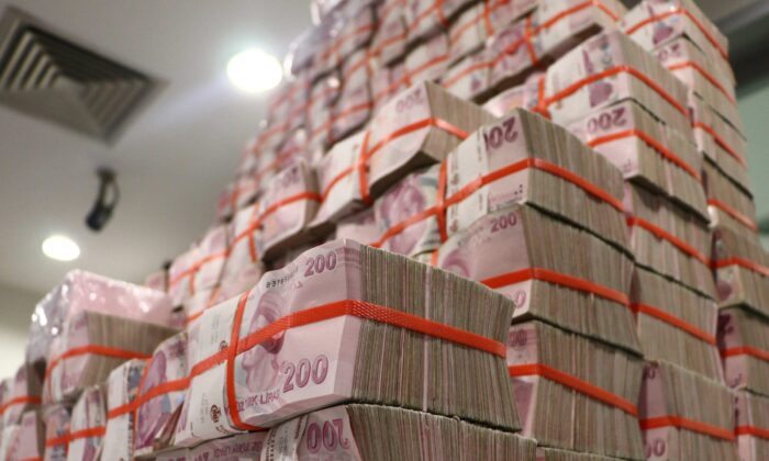 Bakanlıklardan dernek, vakıf ve cemaatlere 6.2 milyar lira aktarılmış