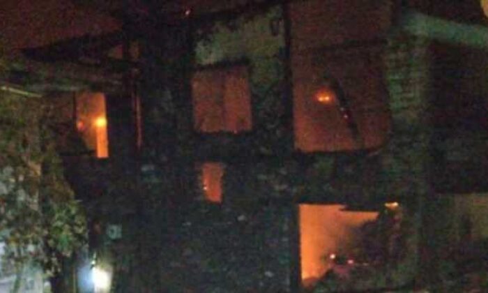 Balıkesir’de yangın: 5 ev kullanılamaz hale geldi