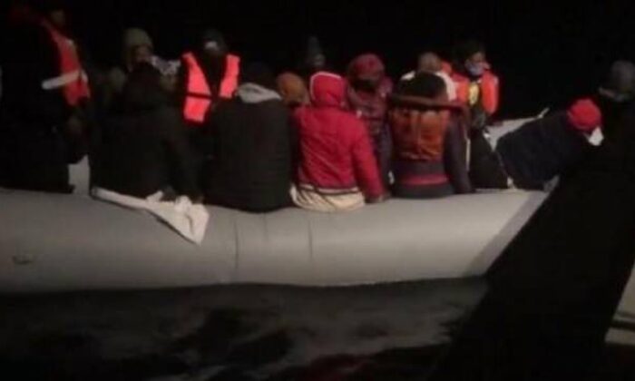 Bodrum’da 19 kaçak göçmen kurtarıldı