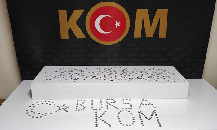 Bursa’da 1700 yıllık sikkeler ele geçirildi