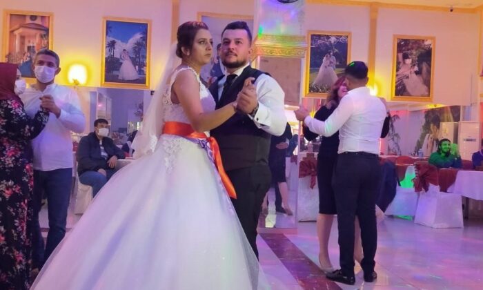 Düğününden 4 gün sonra corona virüs kurbanı oldu
