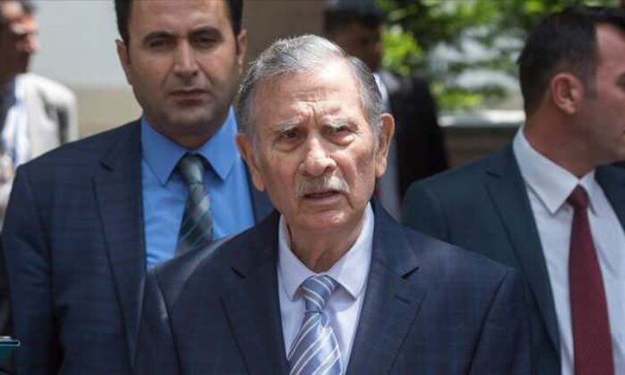 Eski başbakanlardan Yıldırım Akbulut hastaneye kaldırıldı