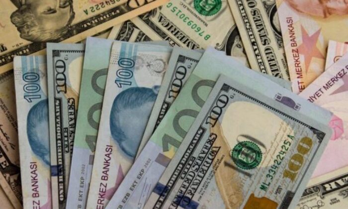 Faiz kararının ardından dolar dalgalandı