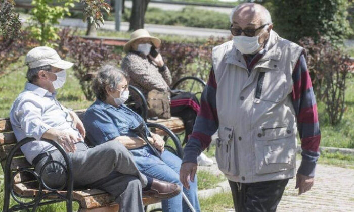 İstanbul ve Ankara’da 65 yaş ve üstüne 10.00-16.00 dışında sokak yasağı