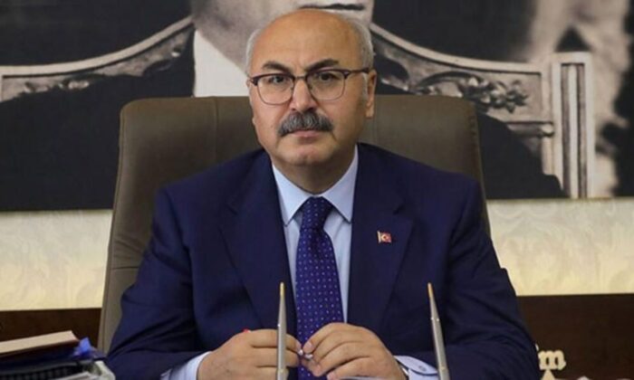 İzmir Valisi Köşger, corona virüse yakalandı