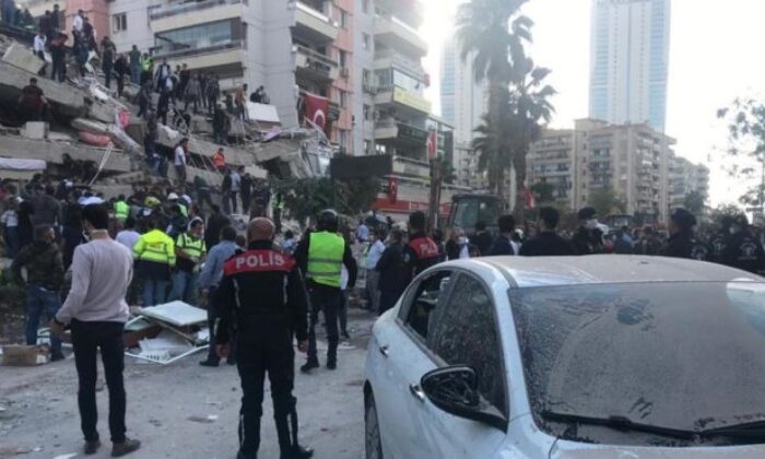 İzmir’deki depremzedeler için eşya yardımı kampanyası başlatıldı