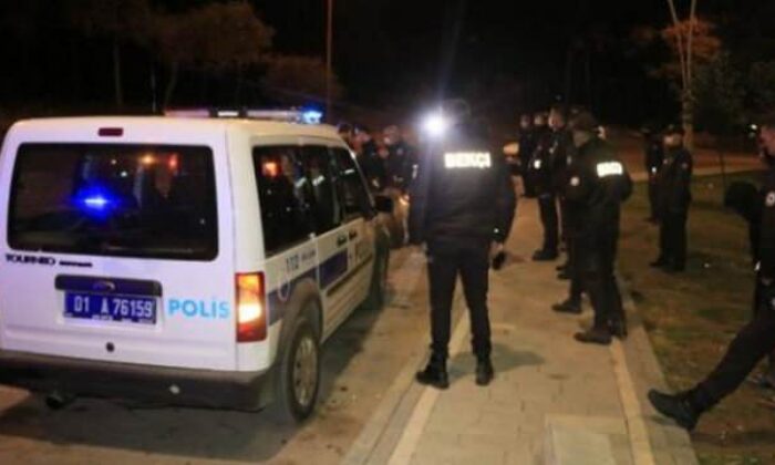 Kimlik kontrolü yapan polise taşla saldıran iki kişi gözaltında