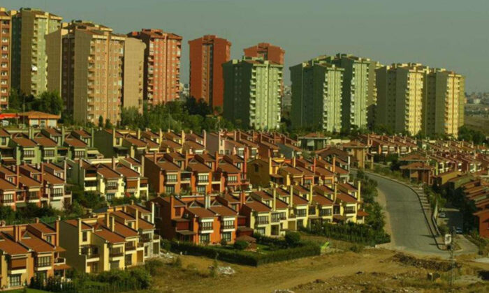 Konut satışlarında daralma başladı; kredili satışlar yarı yarıya azaldı