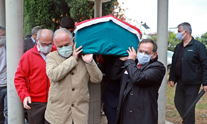 Koronavirüsten ölen Samsun Kızılay Şube Başkanı toprağa verildi