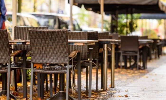 Paket servis mecburi, esnaf dertli: Sanki virüsün kaynağı bizmişiz gibi…