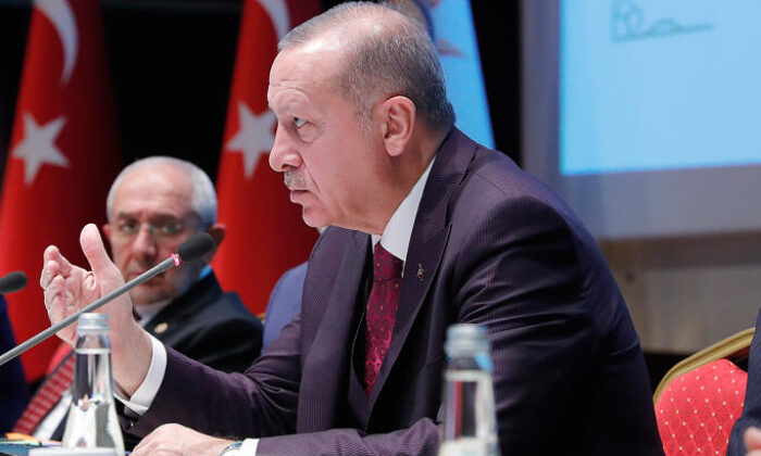 Son dakika… AK Parti’de yenilenme mesaisi! 6 saat sürdü