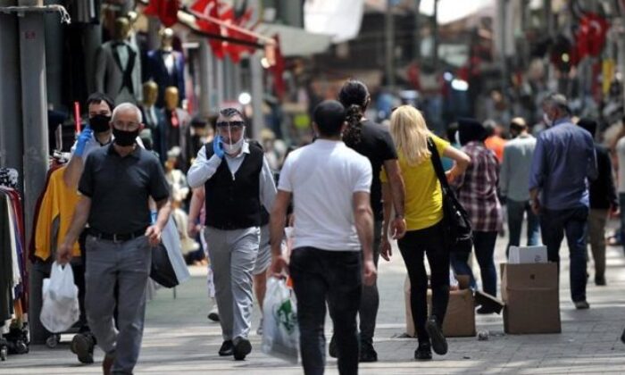 Son dakika…İstanbul’da 125 sokak, 93 cadde ve 84 meydanda sigara içilmesi yasaklandı