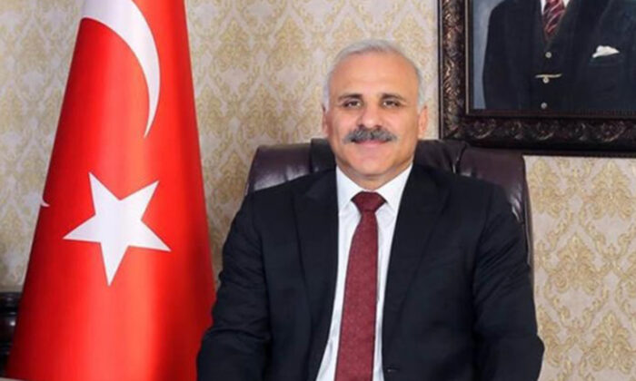 “Tasarruf şart” diyen AKP’li Trabzon Büyükşehir Başkanı, 63 araç için 10 milyon lira ödedi