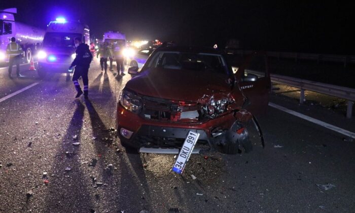 TEM’de zincirleme kaza: 5 yaralı