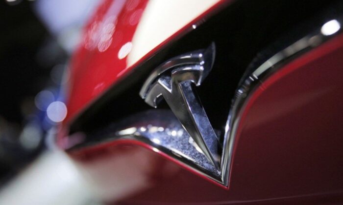 Tesla’nın değeri ilk kez 500 milyar doları gördü