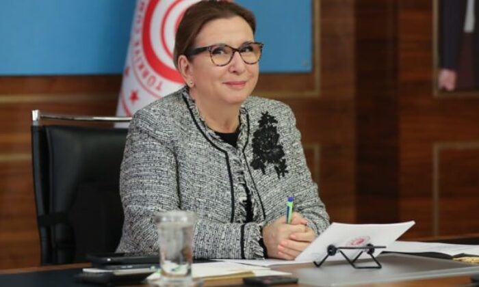 Ticaret Bakanı AK Parti Yenimahalle İlçe’de delege oldu