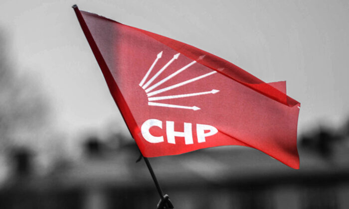 CHP İzmir’de 4 geçici ihraç, 3 kınama, 1 uyarı, 1 beraat kararı