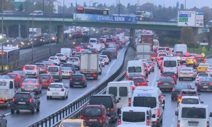 HÜDA PAR’dan İstanbul trafiğine çözüm önerisi!