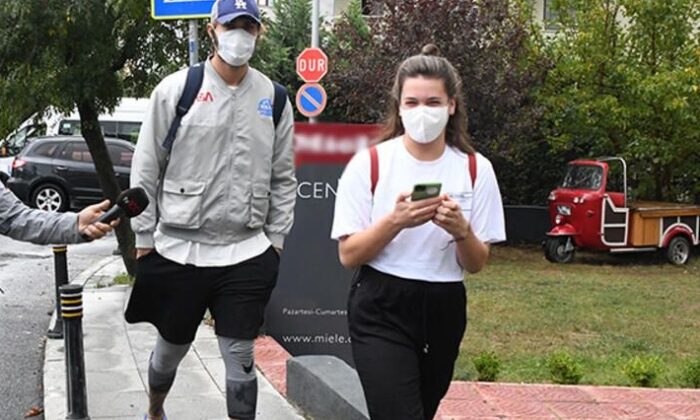 Nisa Bölükbaşı ile Barış Murat Yağcı’dan el ele ilk fotoğraf
