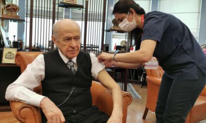 Bahçeli, koronavirüs aşısının ikinci dozunu yaptırdı