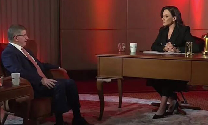 Davutoğlu: Partilerin kapatılmasına karşıyım