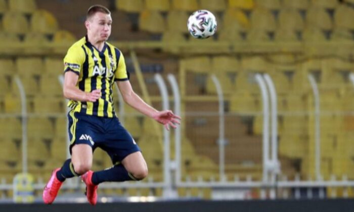 Fenerbahçe’de ayakta kalan tek isim Szalai oldu