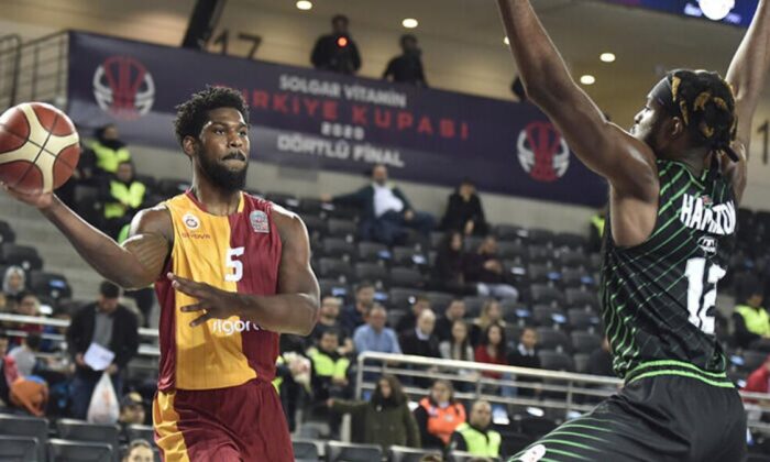 Galatasaray’da Alex Hamilton’la yollar ayrıldı