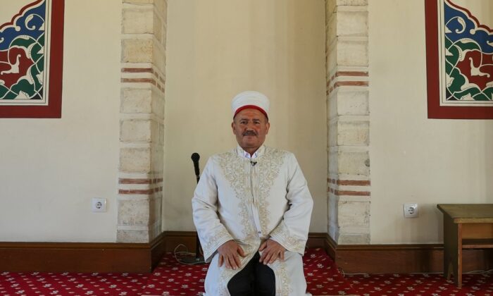 Hz. Kaab Camisi İmamı, madde bağımlıları ve evsizlerin umudu oldu