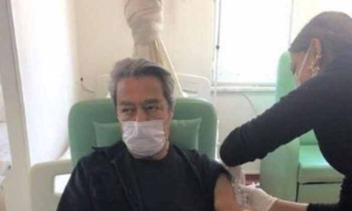 Kadir İnanır aşı oldu