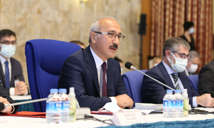 Sabah yazarı Hıncal Uluç’tan Hazine ve Maliye Bakanı Elvan’a: “Bana ne” deme hakkınız var mı?