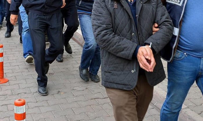 Siirt merkezli 5 ilde FETÖ operasyonu