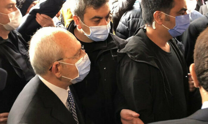 Bursa’da vatandaştan Kılıçdaroğlu’na ‘muhtar bile olamazsın’ tepkisi