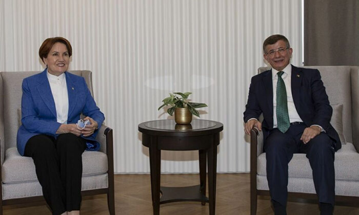 Davutoğlu’ndan Akşener’e ‘Uygur’ teşekkürü