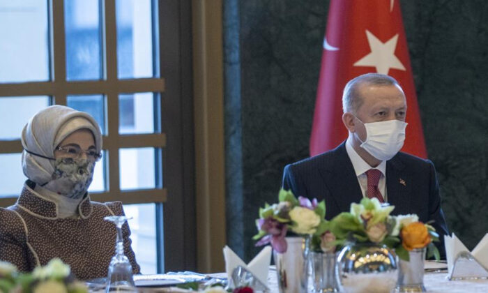Emine Erdoğan: Tüm dünyada görülen şiddet salgınını ortadan kaldırmak için iş birliğimizi daha da artırmalıyız