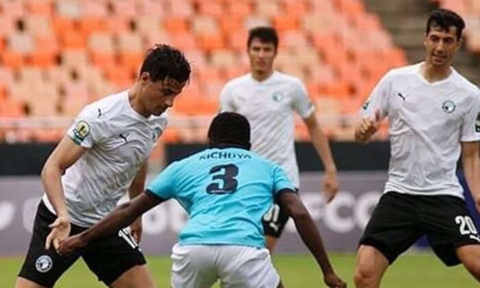 Maçtan önce rakip takımın formalarına kaşıntı tozu döktüler