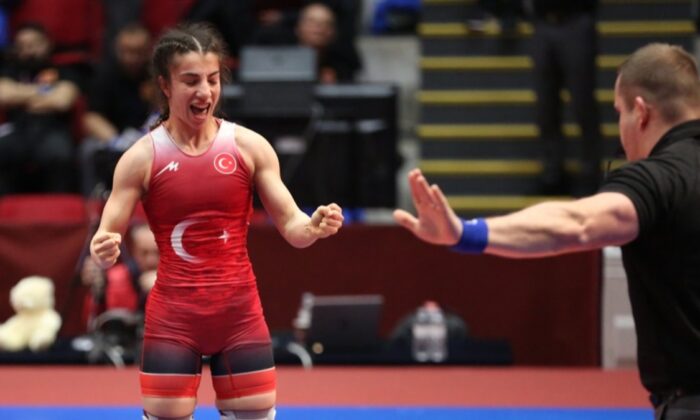 Milli güreşçi Evin Demirhan, Tokyo Olimpiyatları’na gidiyor