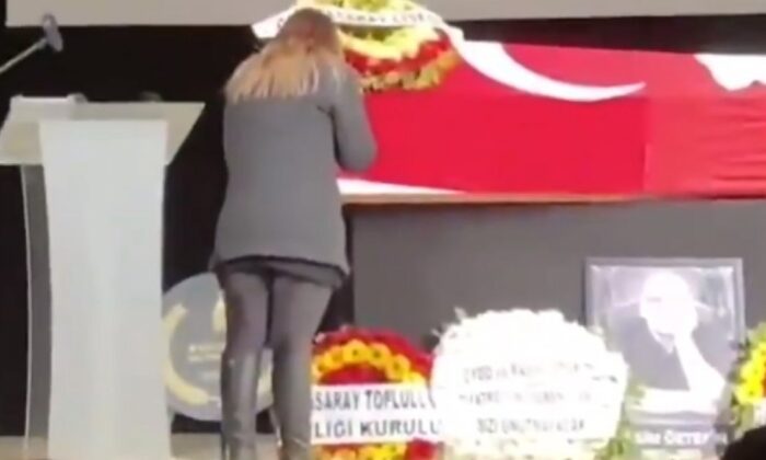 Rasim Öztekin’e acı veda