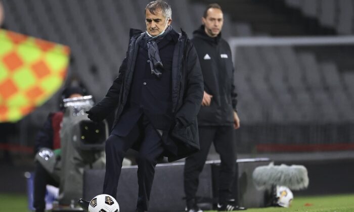 Şenol Güneş: Üzgünüz, futbol sürprizlere açık
