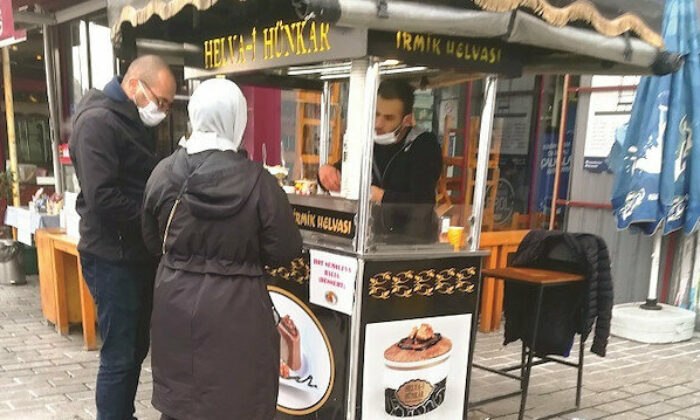 Sokağın yeni modası : İrmik helvası