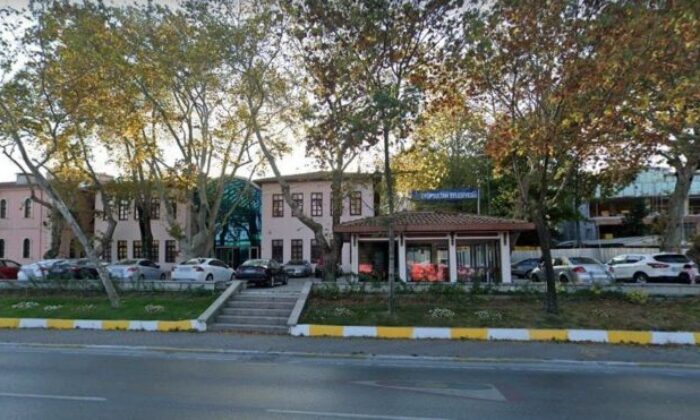 AKP’li belediye, eski başkanlık binasını vergi borcuna karşılık devretti