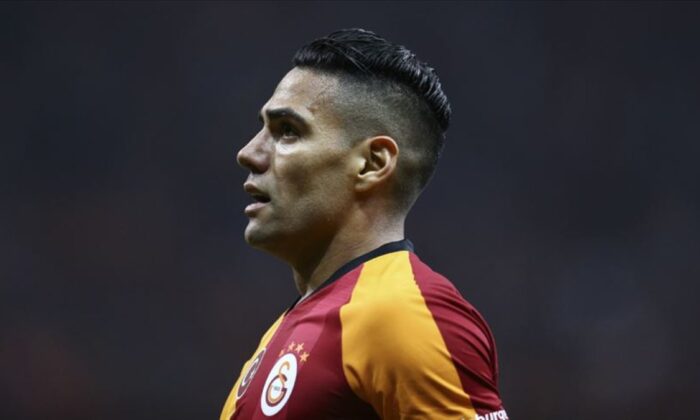 Göztepe maçında oynamak isteyen Falcao’yu doktorlar engelledi
