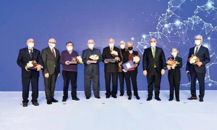 Halkbank, 60 yaş üzeri ve emekli müşterilerini unutmadı