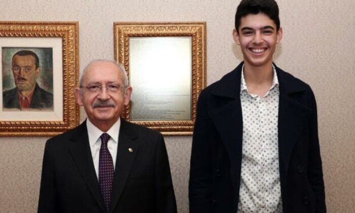 Kılıçdaroğlu, ‘Her şey çok güzel olacak’ sloganını ortaya çıkaran Berkay Gezgin ile bir araya geldi